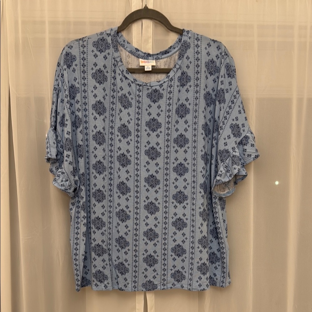 LuLaRoe Dahl Dolman Sleeve top - Size XL